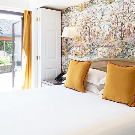 District Castle Hotel 4*