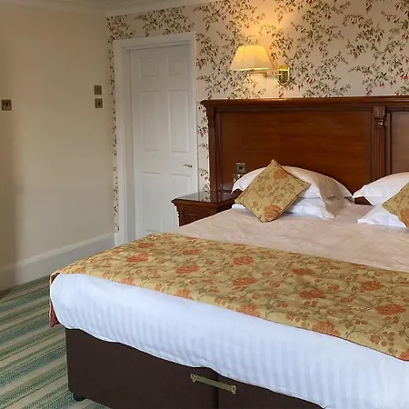 District Castle Hotel 4*