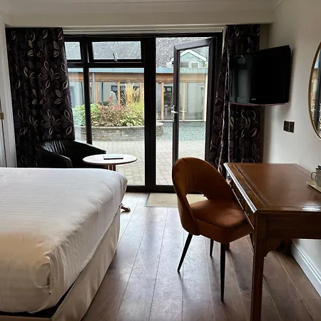 District Castle Hotel 4*