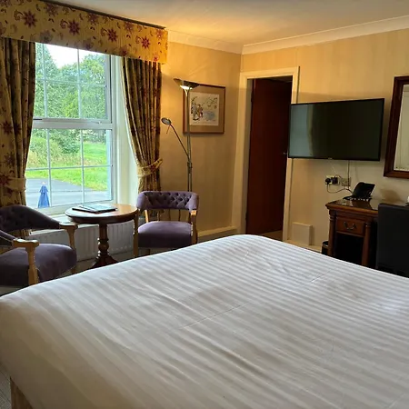District Castle Hotel 4*