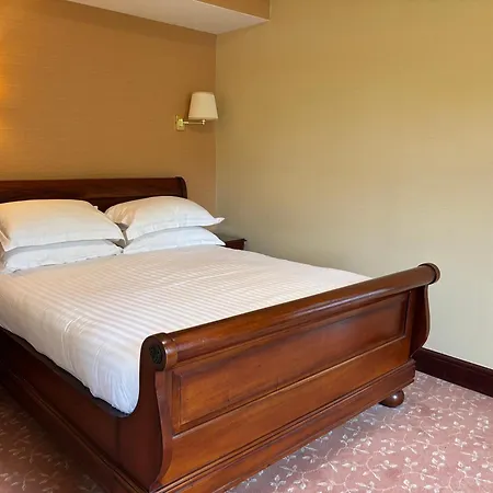 District Castle Hotel 4*