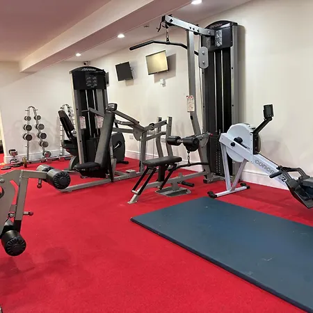 District Castle & 4*