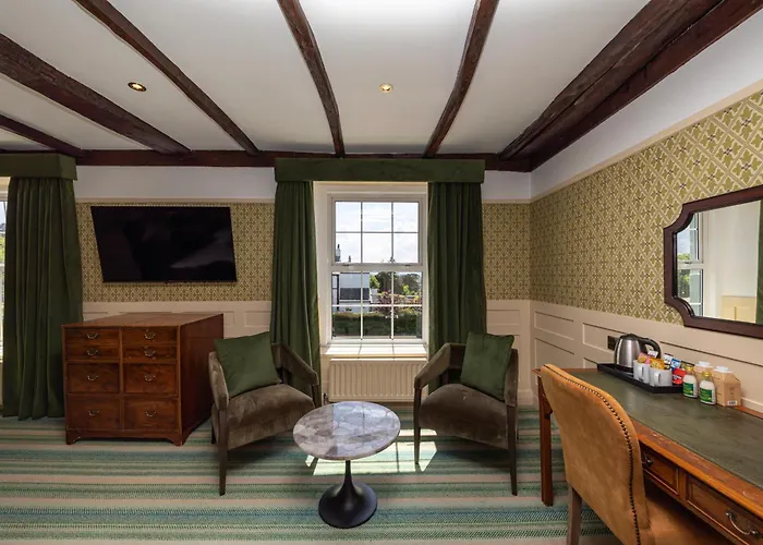 Hotel District Castle &