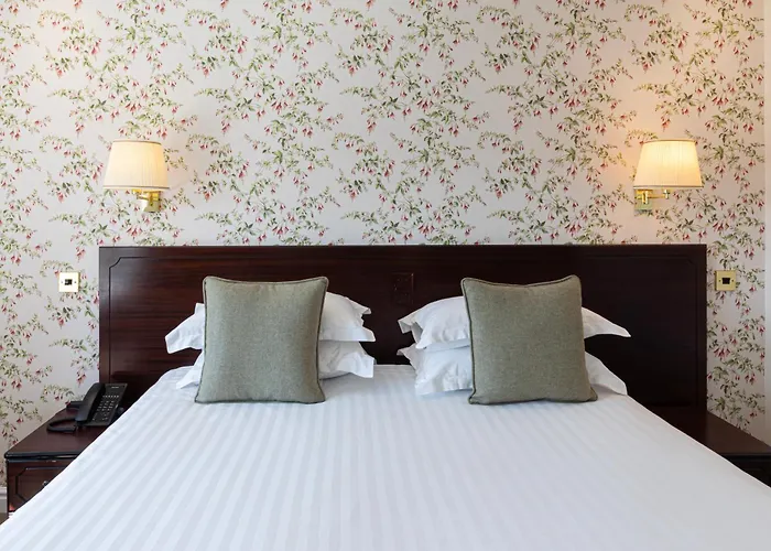 District Castle & Hotel 4*