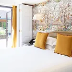 District Castle & Hotel 4*