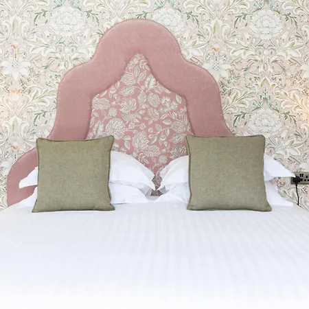 Hotel District Castle 4*