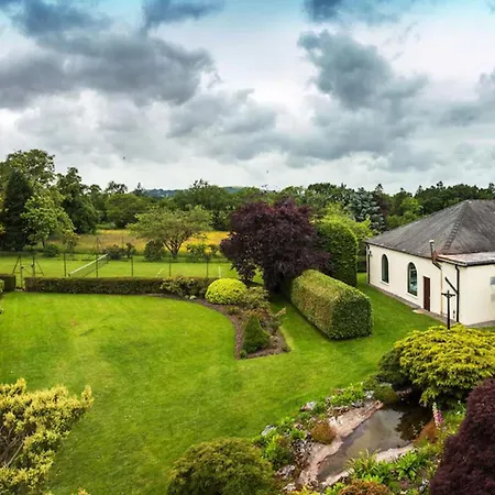 District Castle & 4*