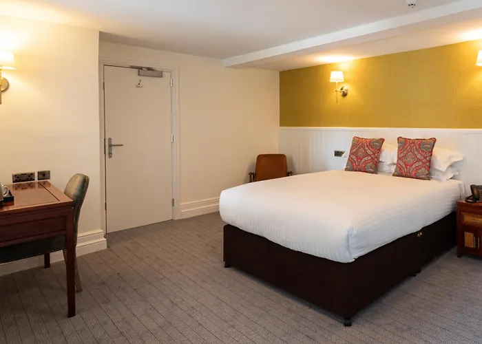 District Castle & Hotel 4*