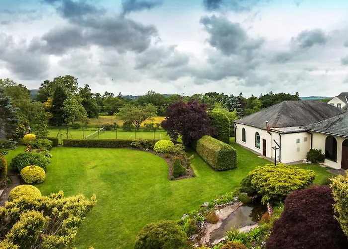 District Castle & 4*